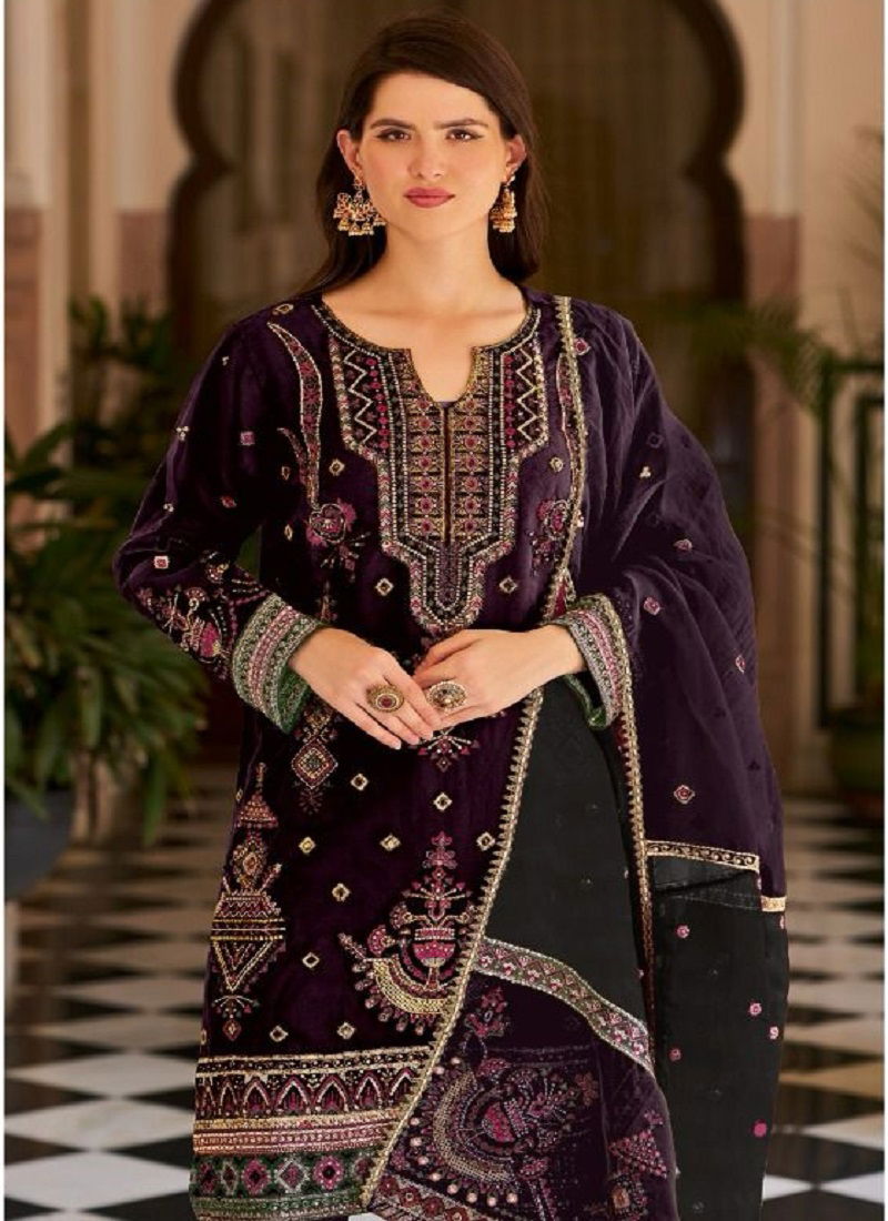 V 1150 Heavy Pakistani Readymade Suits Catalog